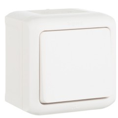 Выключатель IP44 Legrand Quteo белый