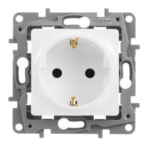 Купить Розетка Legrand Etika с заземлением, со шторками, винтовой зажим, белая