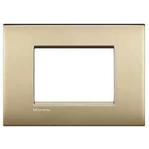 Обзор LivingLight Рамка AIR 3 модуля, цвет Матовое золото