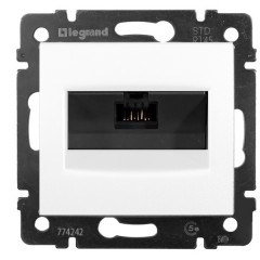 Информационная розетка Legrand Valena RJ45 кат 6  UTP 1 выход  монтаж на винтах белый