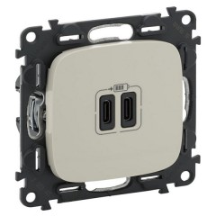 Зарядное устройство с двумя USB-разьемами тип С-С 3000мА с накладкой Legrand Allure слоновая кость