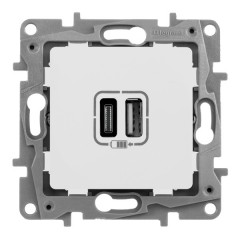 Зарядное устройство с двумя USB-разьемами тип C-С 240В/5В 3000мА Legrand Etika белый