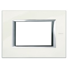 Рамка Итальянский стандарт 3 модуля Axolute Bticino Фарфор