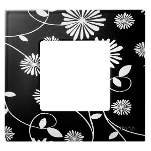 Накладка декоративная на рамку базовую 1 пост Simon 27 Play Extrem, чёрное и белое
