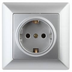 Розетка 2Р+Е Schuko со шторками 16А-250В Intro Solo, алюминий 4-206-03