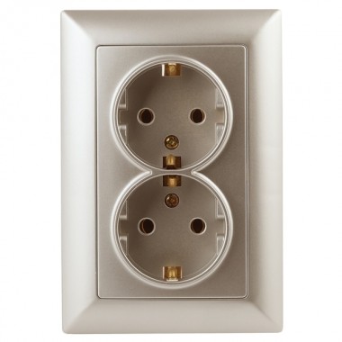 Отзывы Розетка 2х2Р+Е Schuko 16А-250В Intro Solo, шампань 4-205-04