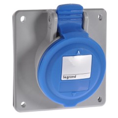 Розетка встраиваемая Legrand P17 32А 2К+З 230В IP44