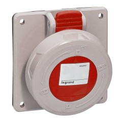 Розетка встраиваемая Legrand P17 32А 3К+З 380В IP67