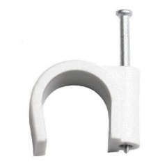 Скоба пластиковая с гвоздем, д.9 - 10мм DKC