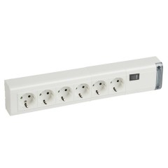 Розеточный блок Legrand укомплектованный розетками 6x2К+З 16А немецкого стандарта с индикатором